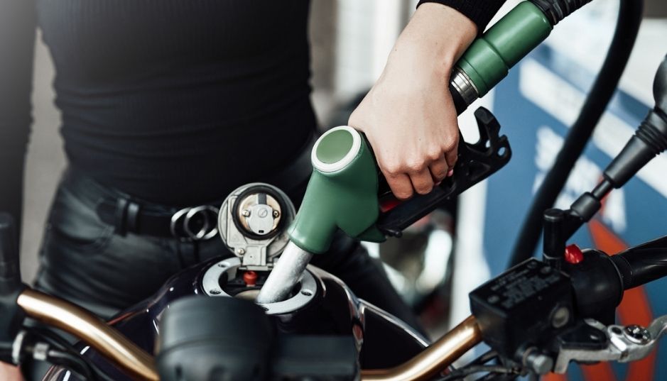 Trucos para ahorrar combustible en tu moto